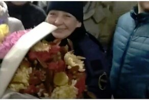 80 жителей Подмосковья поздравили с днём рождения самого доброго контролера