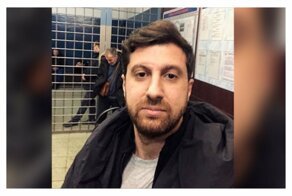 На встречу к блогеру, обещавшему бесплатные айфоны, пришла толпа и вырвала из рук мешок с подарками