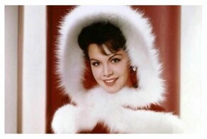 20 фоток гламурных голливудских красавиц в рождественских нарядах