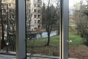 Забор или лужа? Новая фотоиллюзия ввела в ступор пользователей сети