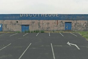 Фотограф снимает заброшенные французские дискотеки