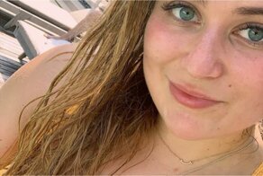 София Абрамович выложила свои фото в купальнике, и стало ясно, что ее "активы" снова подросли