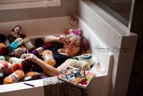 Дочь устроила матери забавную секси-фотосессию в ванной - и папа оценил!