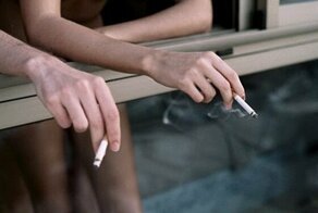Верховный суд обязал курящих жильцов компенсировать вред соседям