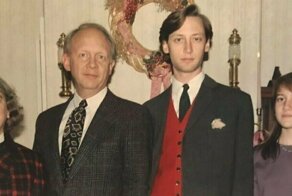 На старой фотографии только сейчас обнаружили хомяка вместо платка