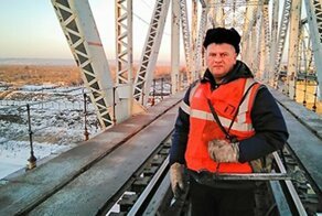 Бдительный обходчик предотвратил аварию на железной дороге в Амурской области