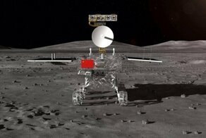 Впервые в истории: космический аппарат сел на обратной стороне Луны