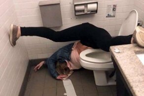 Когда не умеешь пить: забавные фотографии пьяных людей