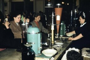 Выпить натурального сока на розлив