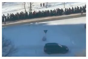 В сети появилось видео массового шествия за гробом криминального авторитета