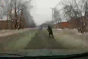 91-летняя старушка перебегала дорогу и попала под машину