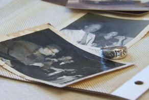 Обручальное кольцо, утерянное 45 лет назад, нашли в двигателе старого авто