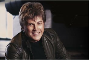 Сегодня Алексею Глызину, певцу, заслуженному артисту Российской Федерации исполняется 65 лет