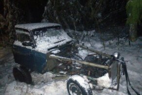 В соседнее село на дискотеку: в Беларуси двое парней на самодельной повозке попались ГАИшникам