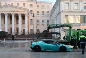 Хороший улов: в Москве эвакуировали спорткар Lamborghini