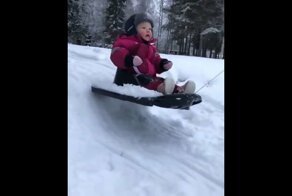 Первое знакомство с горкой