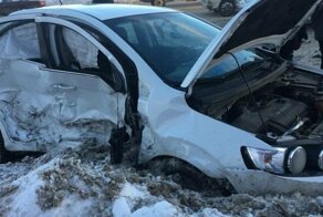 Авария дня. В Тольятти на Южном шоссе пострадали три человека