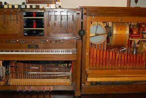 Казалось, что наши любимые диснеевские мультфильмы озвучивал целый оркестр