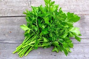 Не суйте в себя петрушку! Доктора просят дам не следовать советам женских журналов