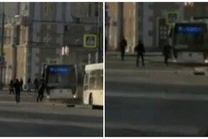 В Ростове-на-Дону водитель попытался руками остановить свой распоясавшийся автобус