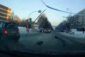 Авария дня. Не виноватый я, она на красный ехала