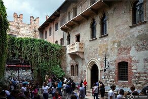 Достопримечательности, созданные специально для туристов