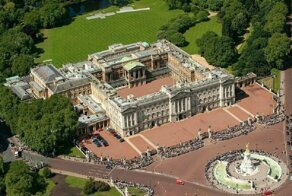 Немецкие архитекторы просят королеву Елизавету потесниться ради подданных