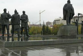 Памятники города Н