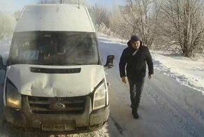 Авария дня. Лобовое столкновение маршрутки и автобуса