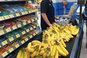 Самые странные покупатели супермаркетов, которые точно живут в своем мире