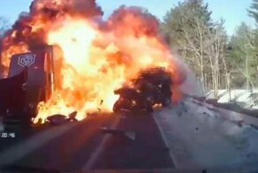 В США студент устроил огненное лобовое столкновение и чудом выжил