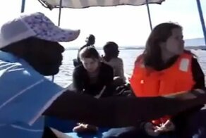 Не самая приятная встреча с бегемотом во время речной экскурсии