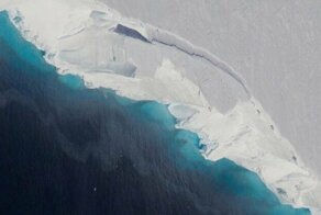 Под Антарктидой разрастается гигантская впадина