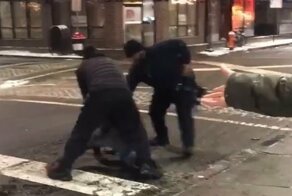 Мужчина загорелся от удара электрошокером