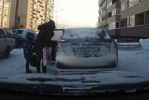 Как неловко получилось: неудачно сдал назад