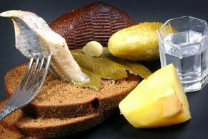 Водочки не изволите откушать?