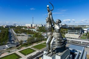 Монумент "Рабочий и колхозница" знают все. А что у него внутри?