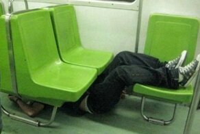 10 фотографий с азиатским колоритом, абсурдность которых зашкаливает