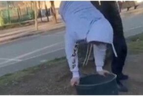 Попытка выполнить стойку на руках на мусорной корзине чуть не привела к трагедии