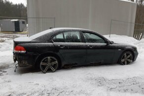 Литовские таможенники несколько часов пилили BMW из Белоруссии в поисках контрабанды