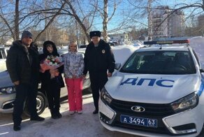 Помогай, у меня рожают в машине! В Тольятти полицейский с сиреной довез роженицу в роддом