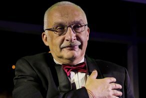 Шнуров сочинил стихотворение о конфликте Друзя с Бером