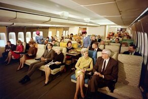Широкие кресла и есть куда вытянуть ноги: архивные снимки авиакомпании Pan American