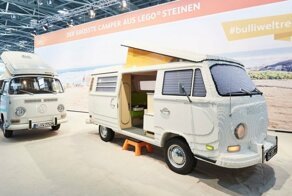 Умельцы собрали полноразмерный кемпер Volkswagen T2 из кубиков Lego