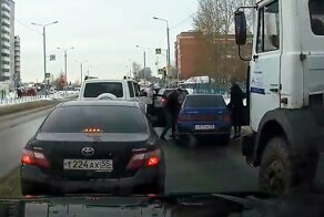 Студент на ВАЗе совершил ошибку: дорожные разборки в Омске