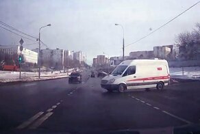 Авария дня. Скорая на красный без спецсигналов