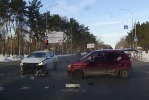 Авария дня. В Тюмени таксист протаранил Матиз