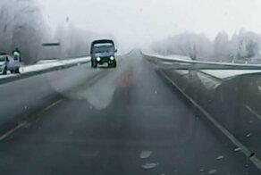 Авария на ровном месте, на глазах у сотрудников ДПС