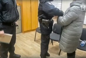 На первый взгляд кажется, а причём тут завполиклиникой? На второй тоже