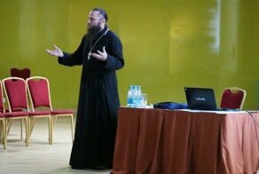 Американский священник с восемью детьми переехал жить в Ярославскую область